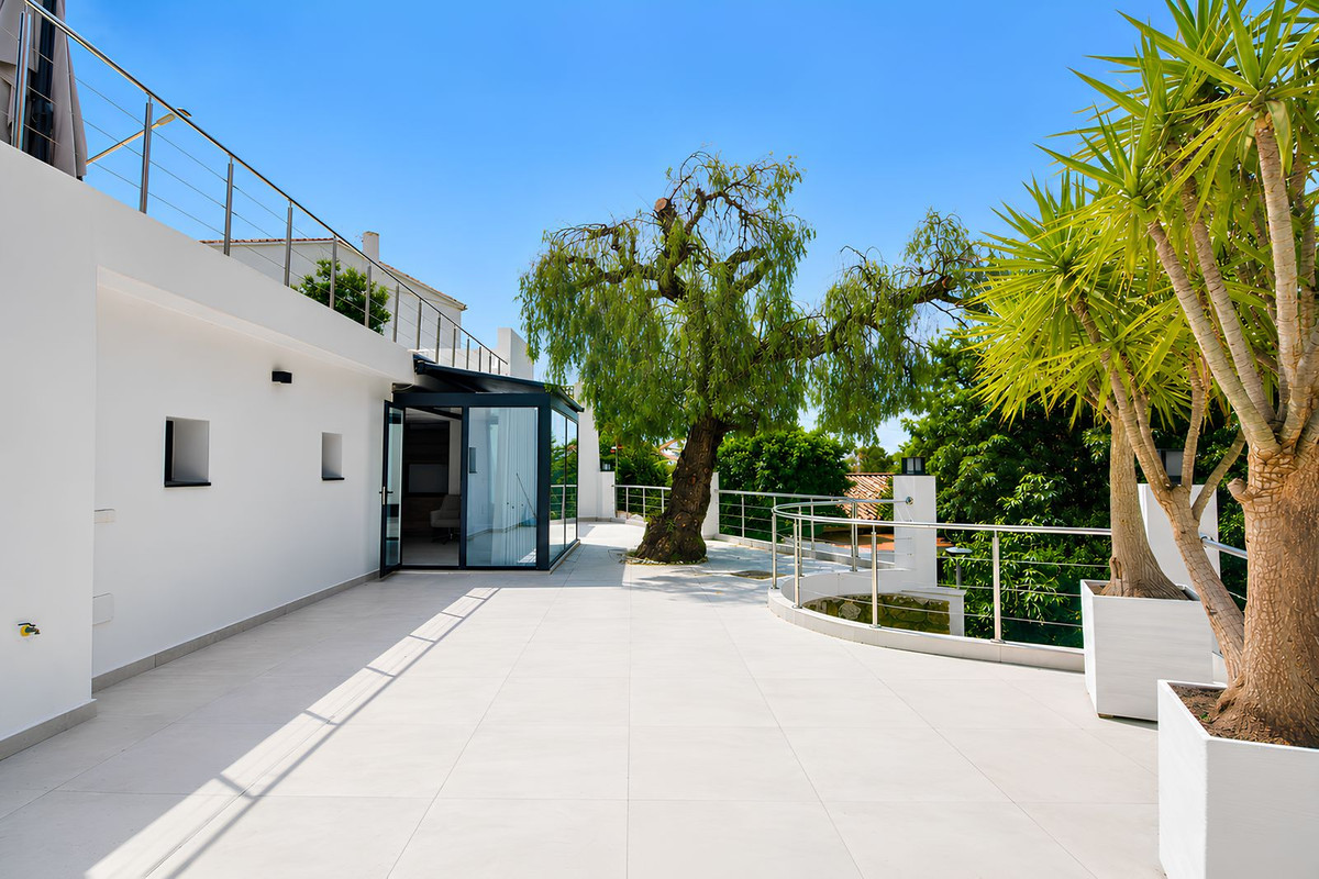 3 Bed Townhouse for sale in Torreblanca Costa Del Sol, Málaga, Spain