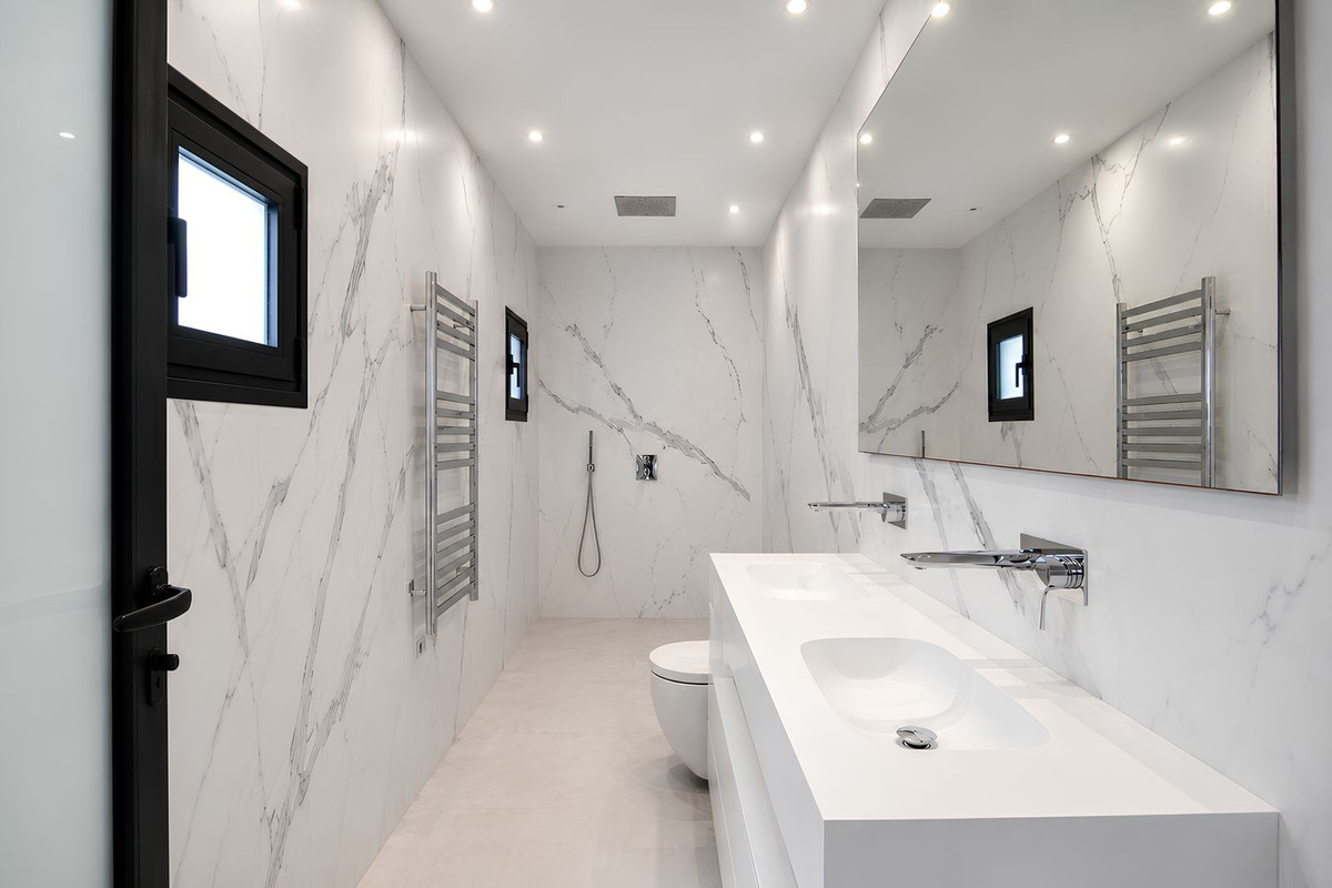 3 Bed Townhouse for sale in Torreblanca Costa Del Sol, Málaga, Spain