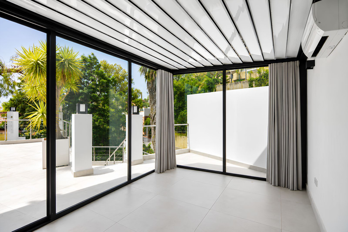 3 Bed Townhouse for sale in Torreblanca Costa Del Sol, Málaga, Spain