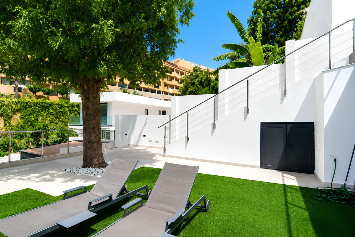 3 Bed Townhouse for sale in Torreblanca Costa Del Sol, Málaga, Spain