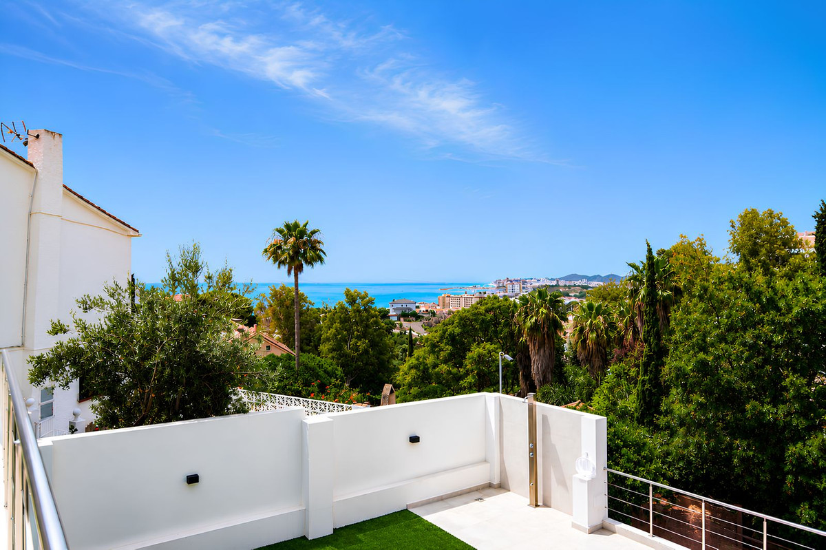 3 Bed Townhouse for sale in Torreblanca Costa Del Sol, Málaga, Spain