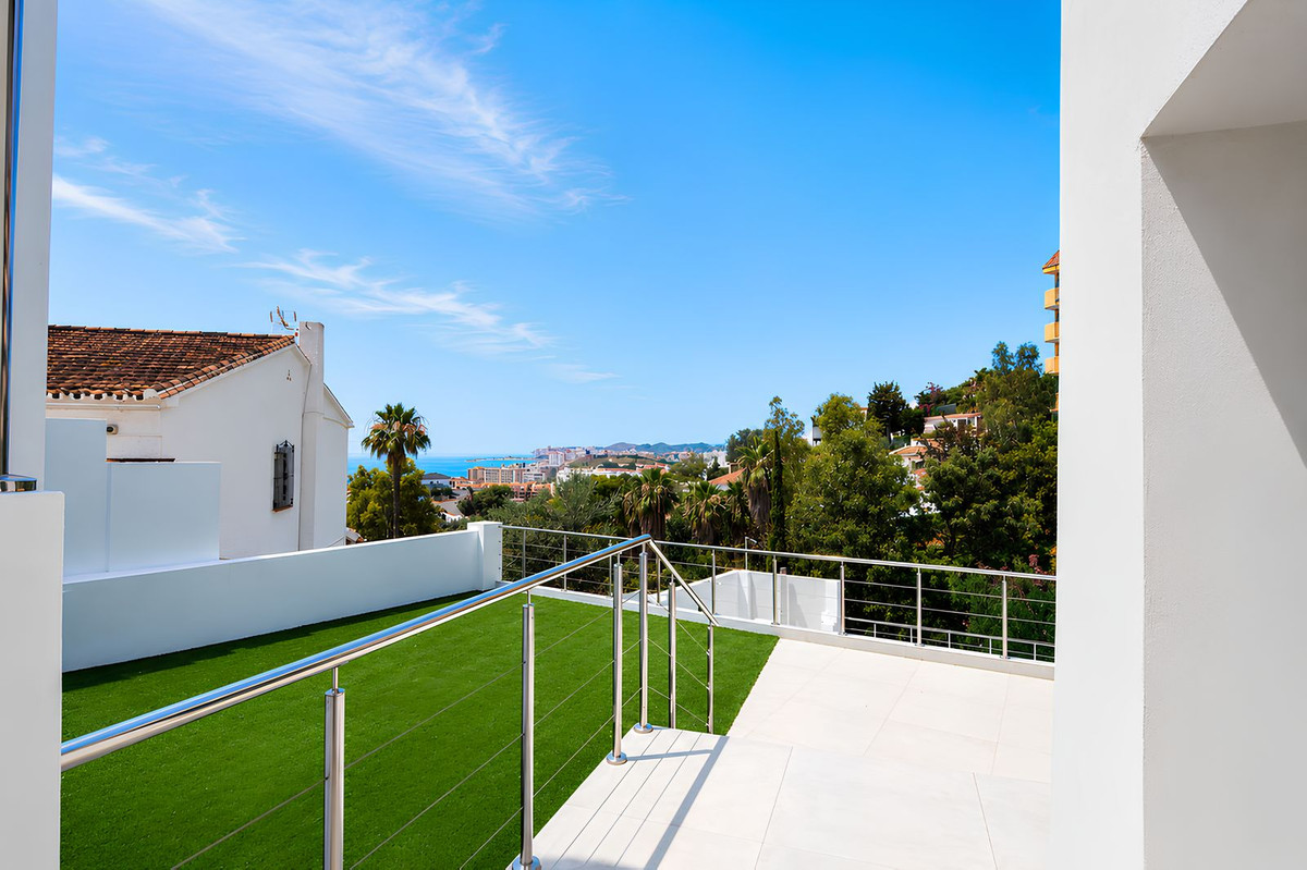 3 Bed Townhouse for sale in Torreblanca Costa Del Sol, Málaga, Spain