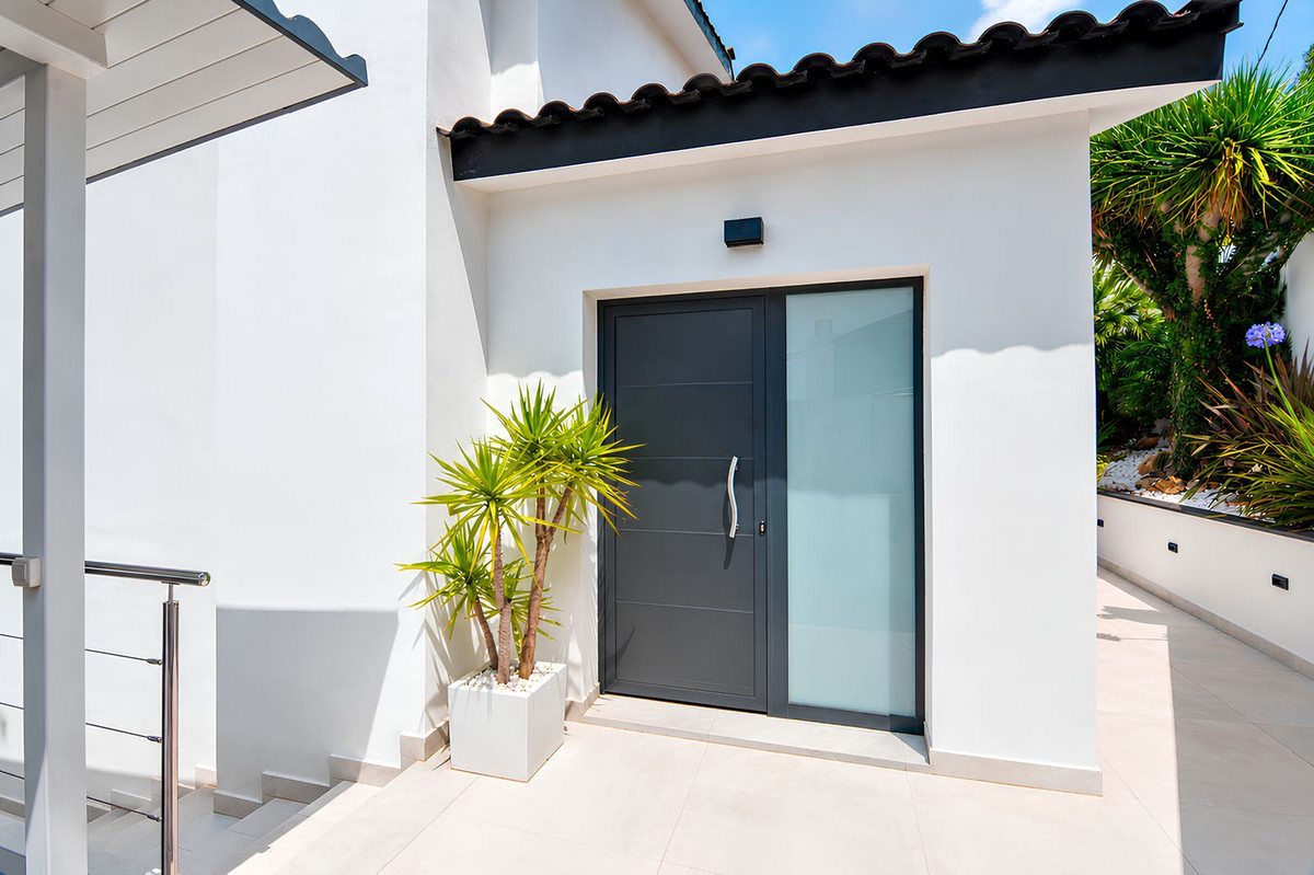 3 Bed Townhouse for sale in Torreblanca Costa Del Sol, Málaga, Spain