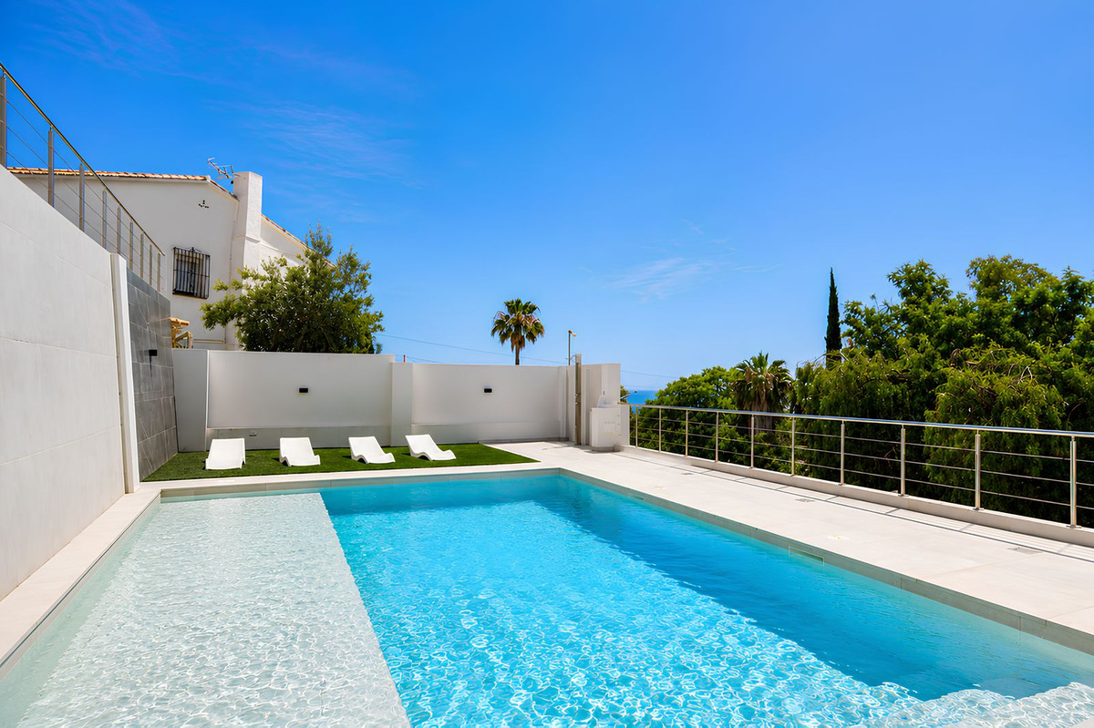 3 Bed Townhouse for sale in Torreblanca Costa Del Sol, Málaga, Spain