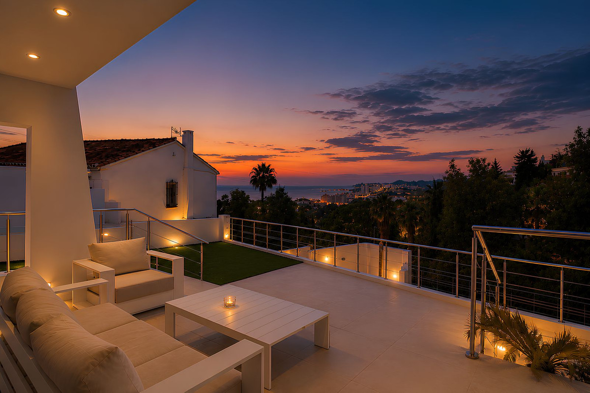 3 Bed Townhouse for sale in Torreblanca Costa Del Sol, Málaga, Spain
