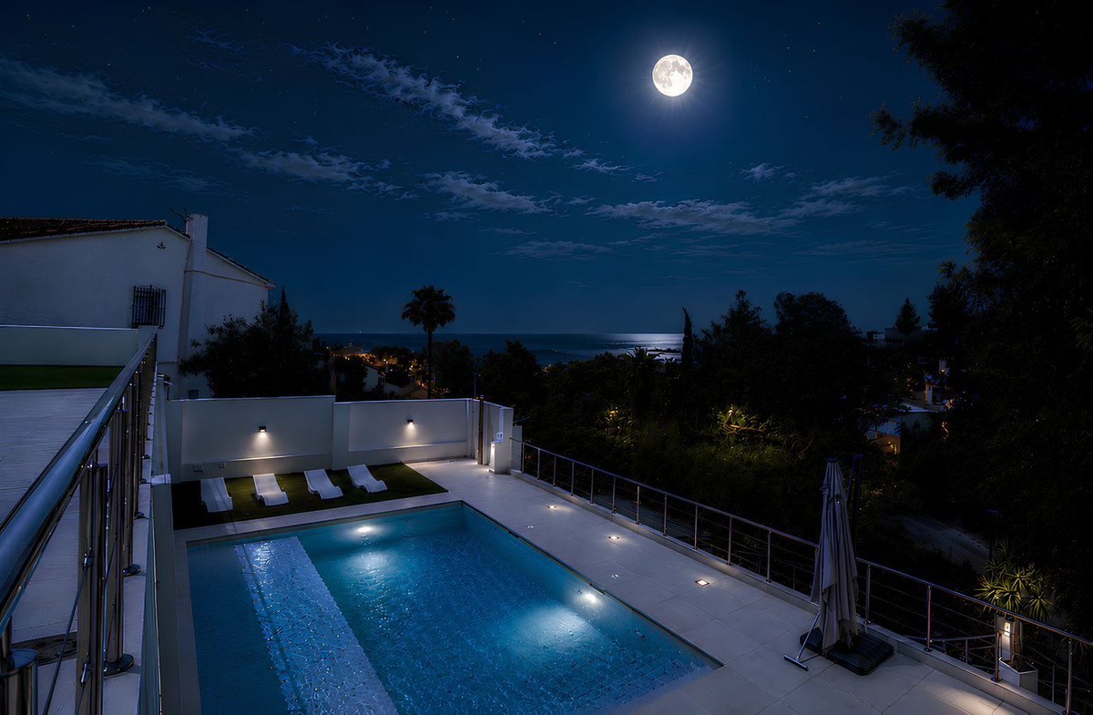 3 Bed Townhouse for sale in Torreblanca Costa Del Sol, Málaga, Spain