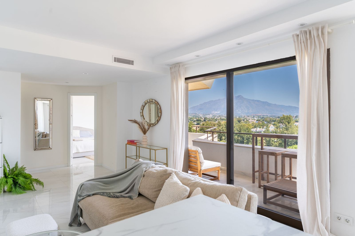2 Bed Apartment for sale in Atalaya Costa Del Sol, Málaga, Spain