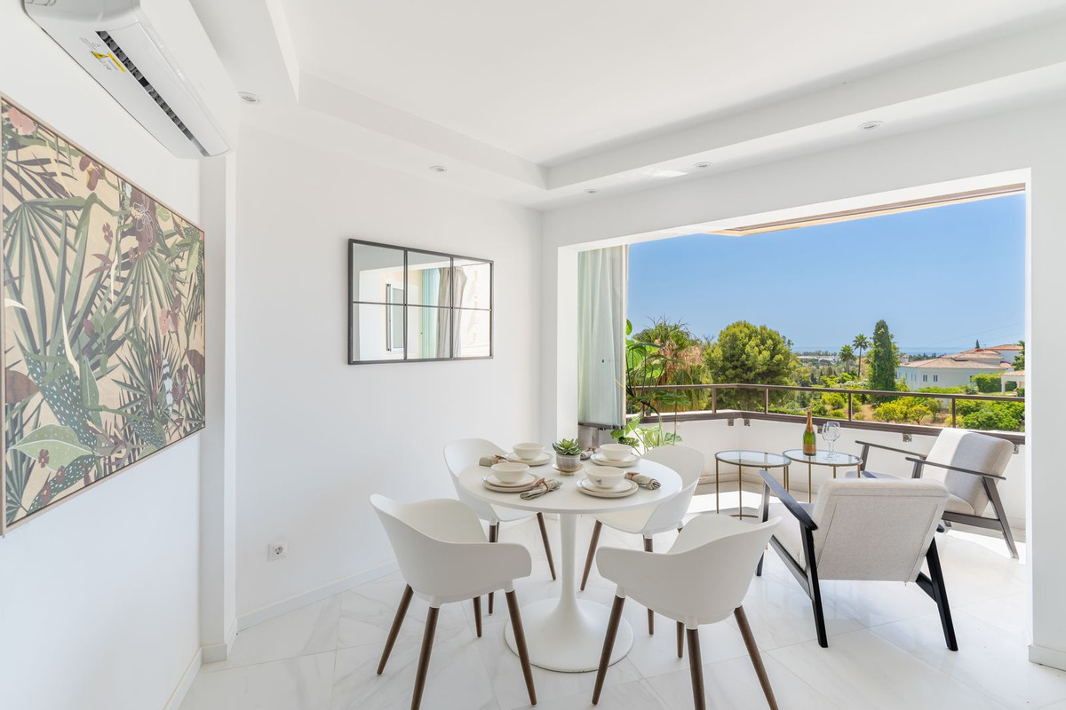 2 Bed Apartment for sale in Atalaya Costa Del Sol, Málaga, Spain