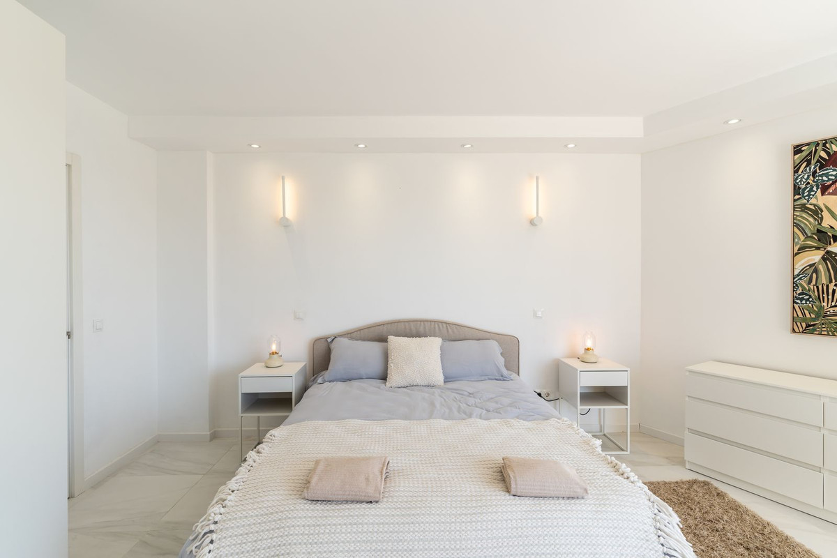 2 Bed Apartment for sale in Atalaya Costa Del Sol, Málaga, Spain