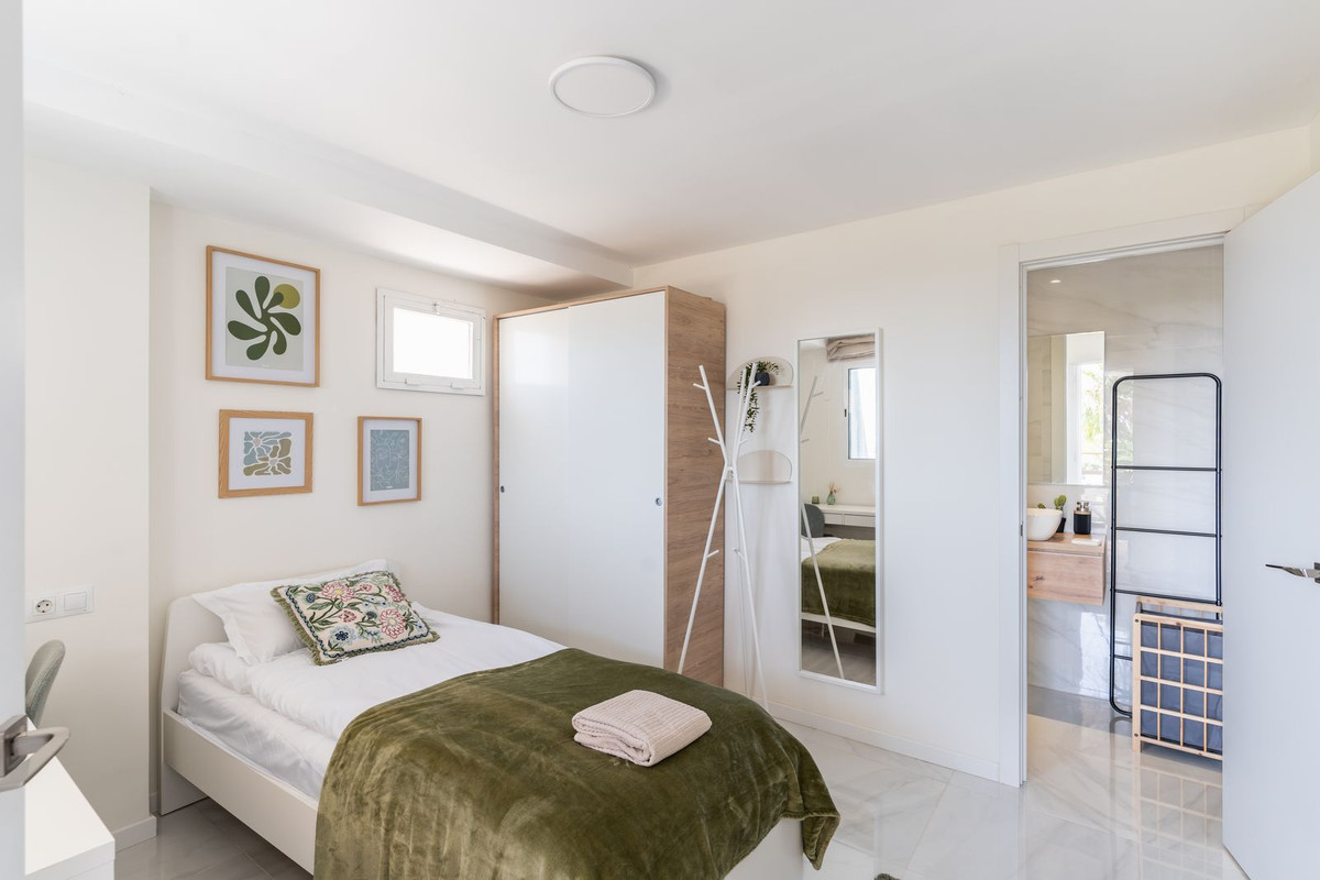 2 Bed Apartment for sale in Atalaya Costa Del Sol, Málaga, Spain