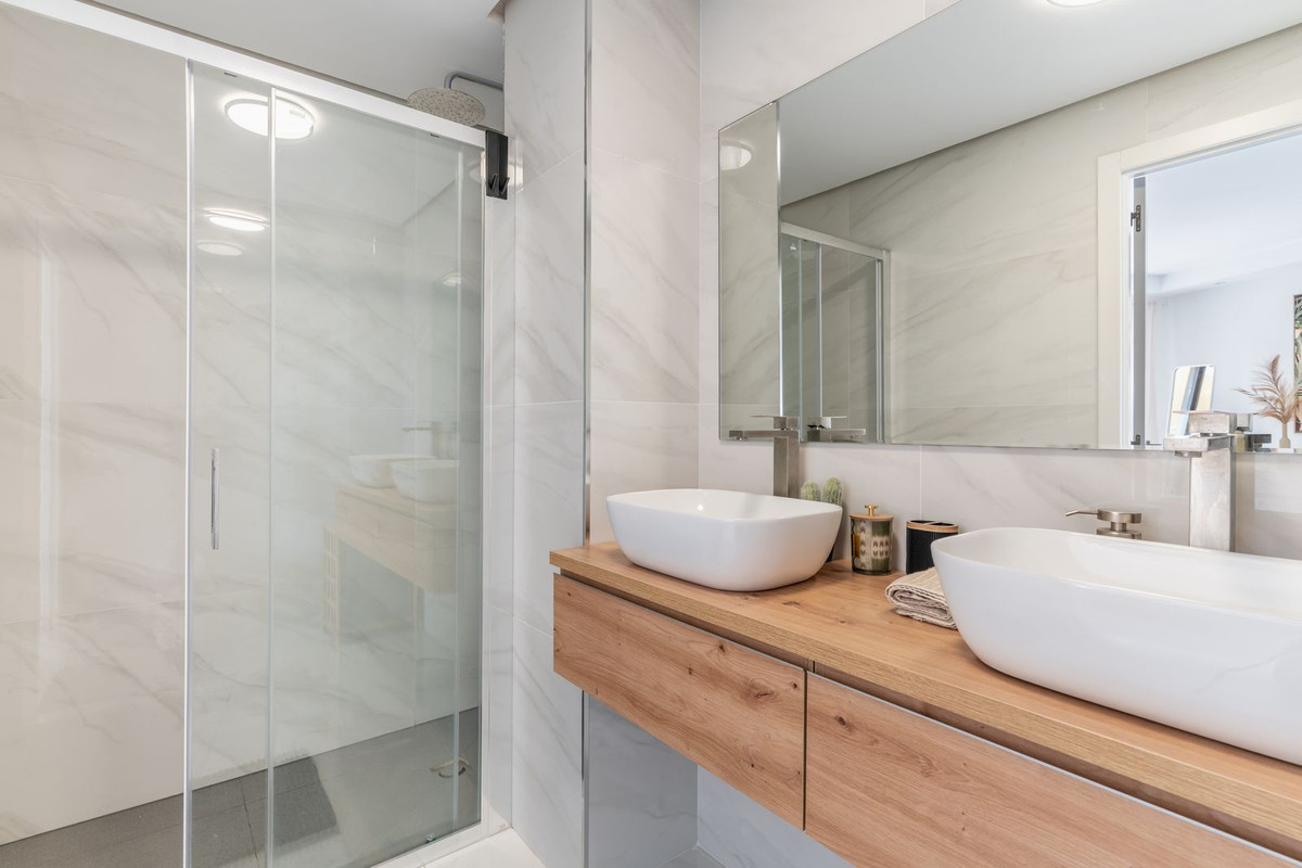 2 Bed Apartment for sale in Atalaya Costa Del Sol, Málaga, Spain