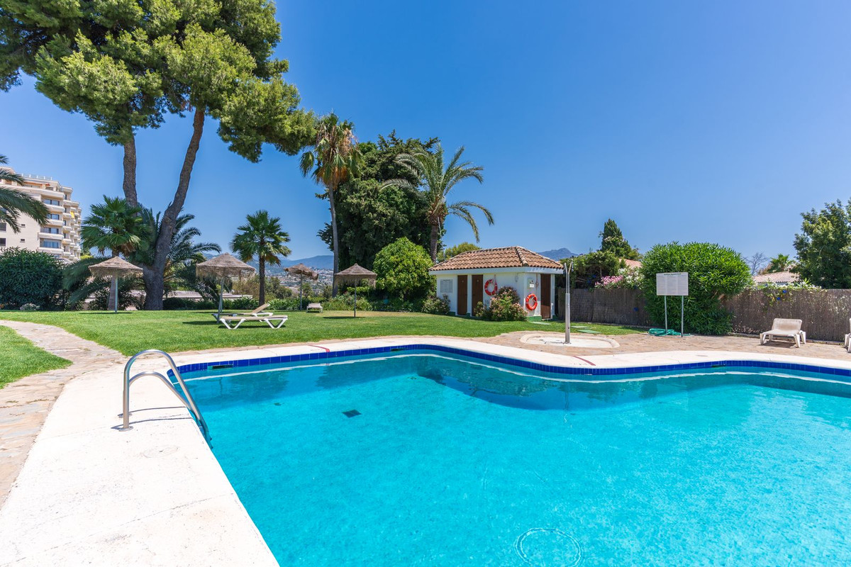 2 Bed Apartment for sale in Atalaya Costa Del Sol, Málaga, Spain