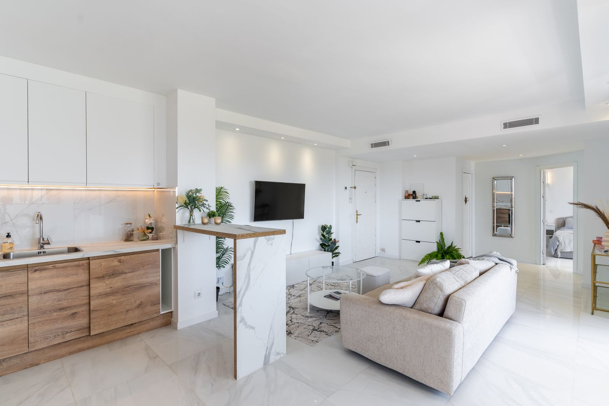 2 Bed Apartment for sale in Atalaya Costa Del Sol, Málaga, Spain