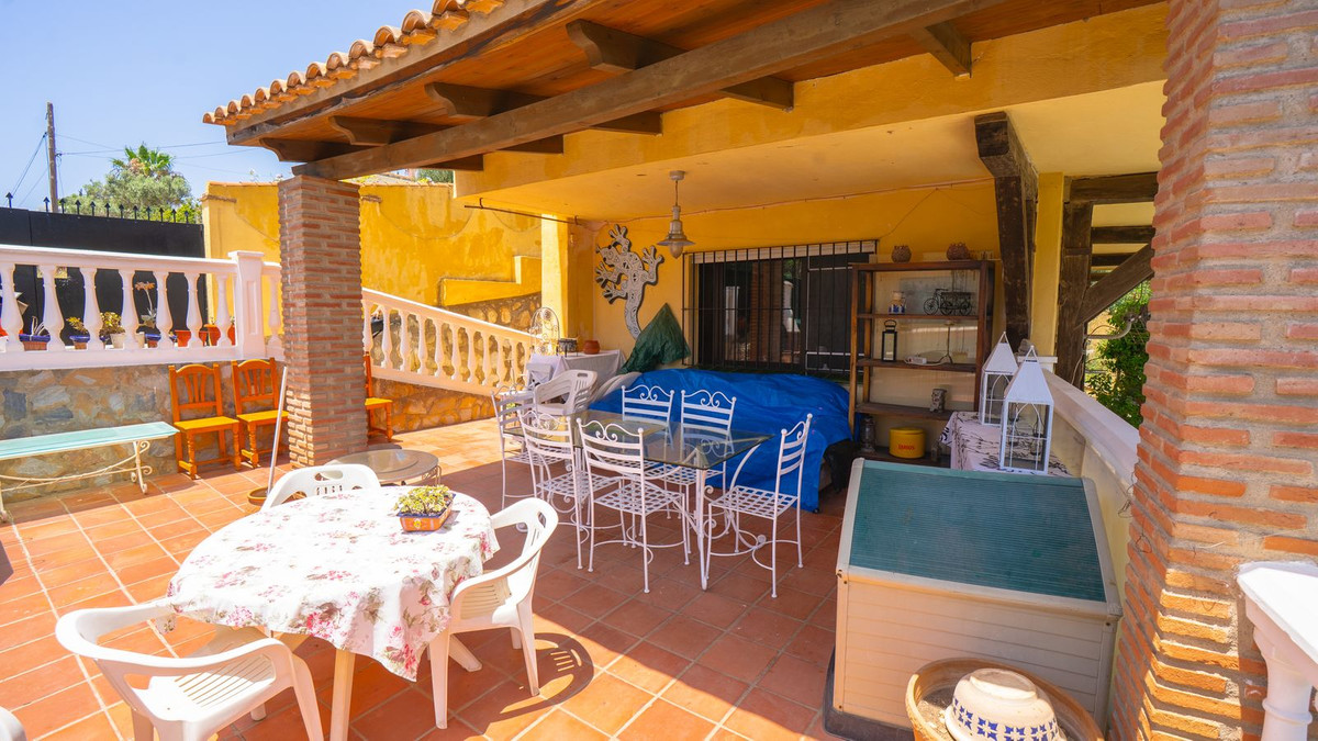 4 Bed Townhouse for sale in Torreblanca Costa Del Sol, Málaga, Spain