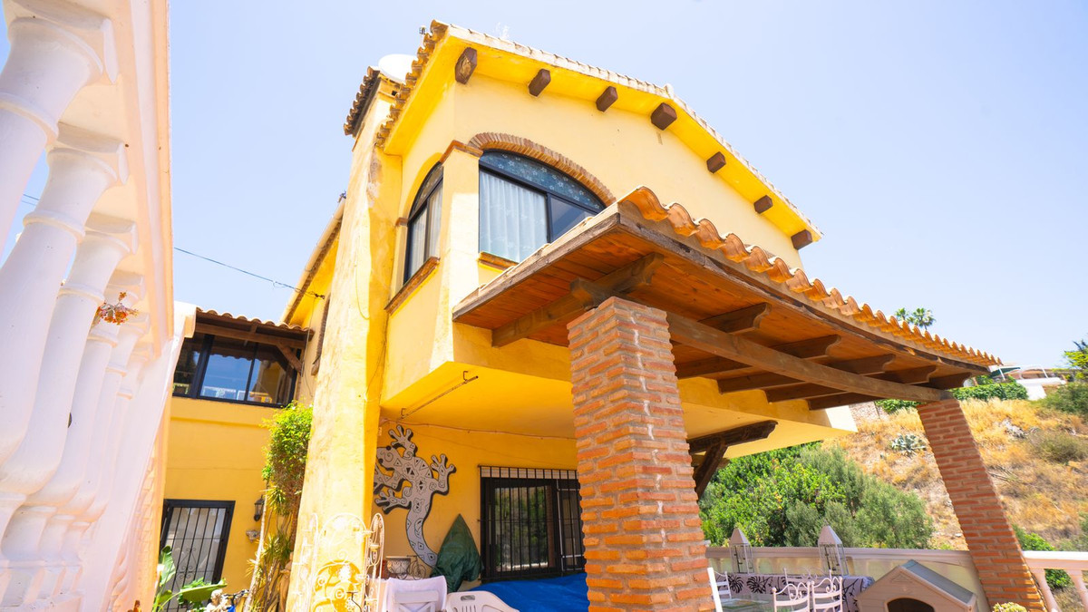 4 Bed Townhouse for sale in Torreblanca Costa Del Sol, Málaga, Spain