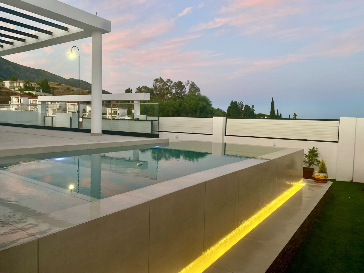 4 Bed Townhouse for sale in Mijas Costa Del Sol, Málaga, Spain