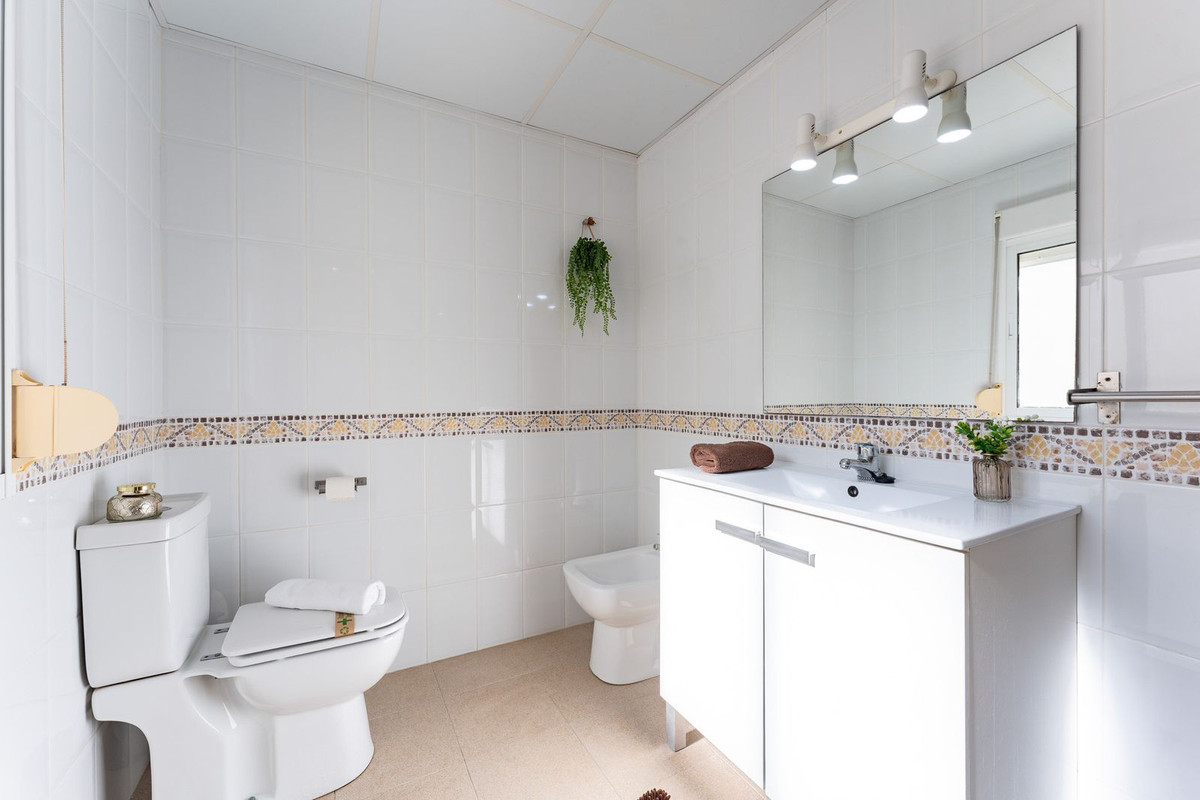 2 Bed Apartment for sale in Benalmadena Costa Del Sol, Málaga, Spain