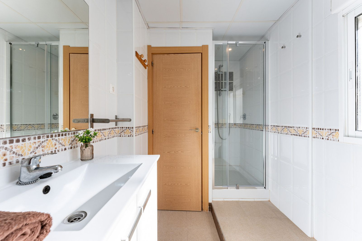 2 Bed Apartment for sale in Benalmadena Costa Del Sol, Málaga, Spain