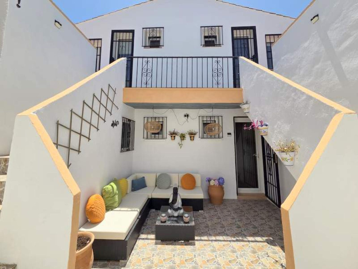 5 Bed Townhouse for sale in Manilva Costa Del Sol, Málaga, Spain