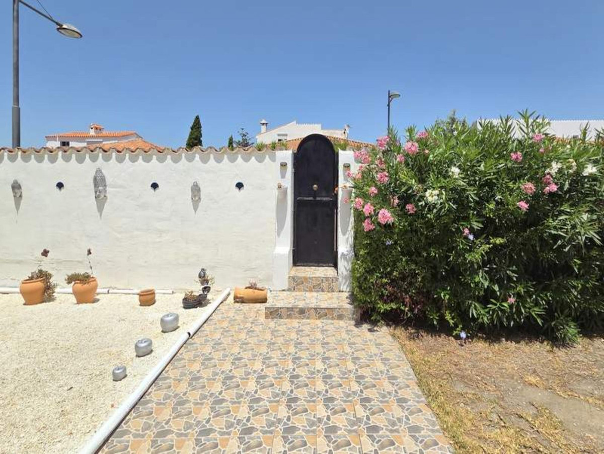 5 Bed Townhouse for sale in Manilva Costa Del Sol, Málaga, Spain