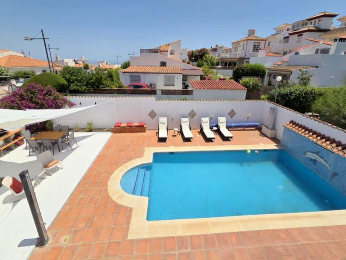 5 Bed Townhouse for sale in Manilva Costa Del Sol, Málaga, Spain