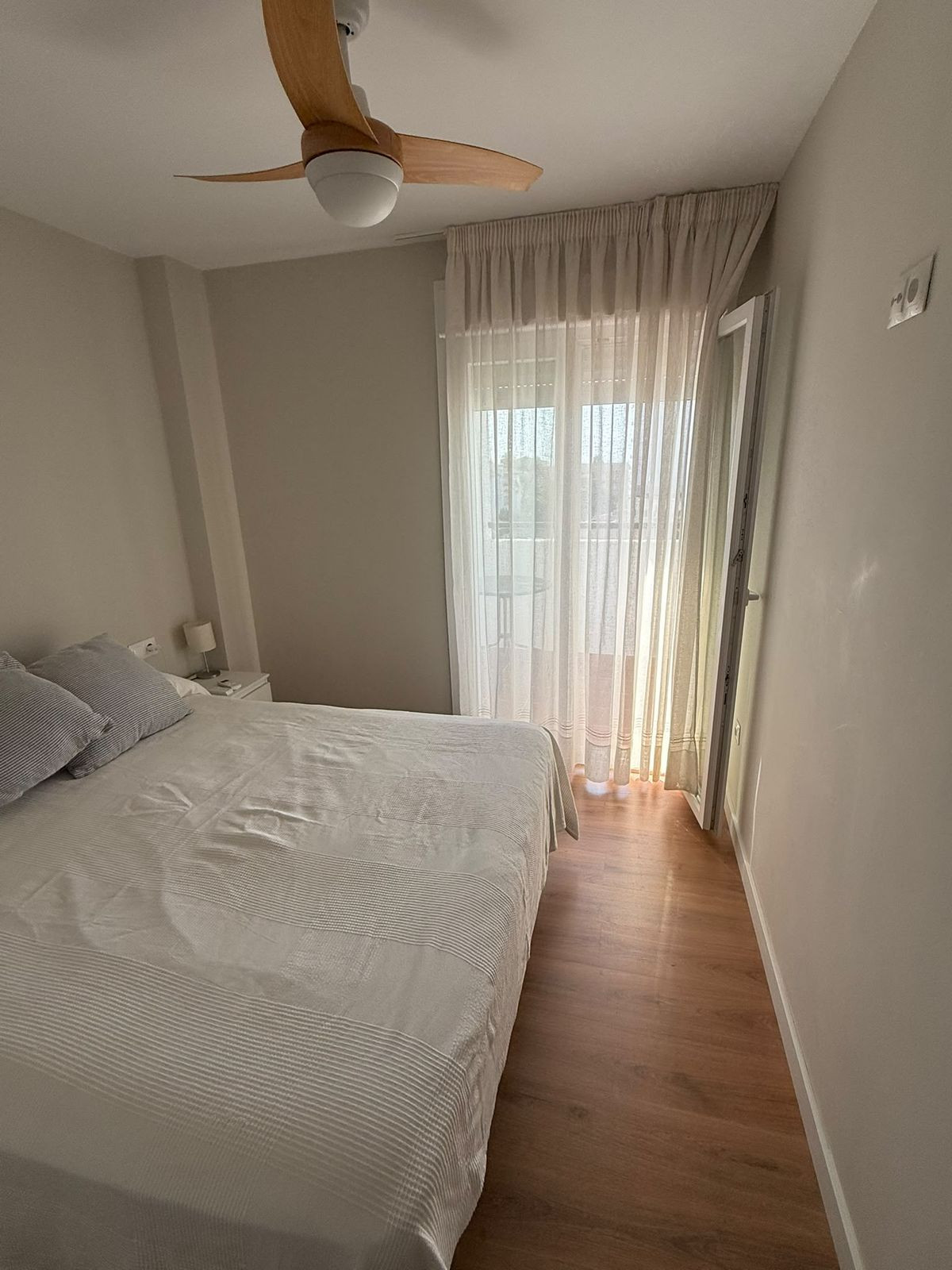 Se vende Apartamento Planta Media de 3 dormitorios en Costa Del Sol, Málaga, España