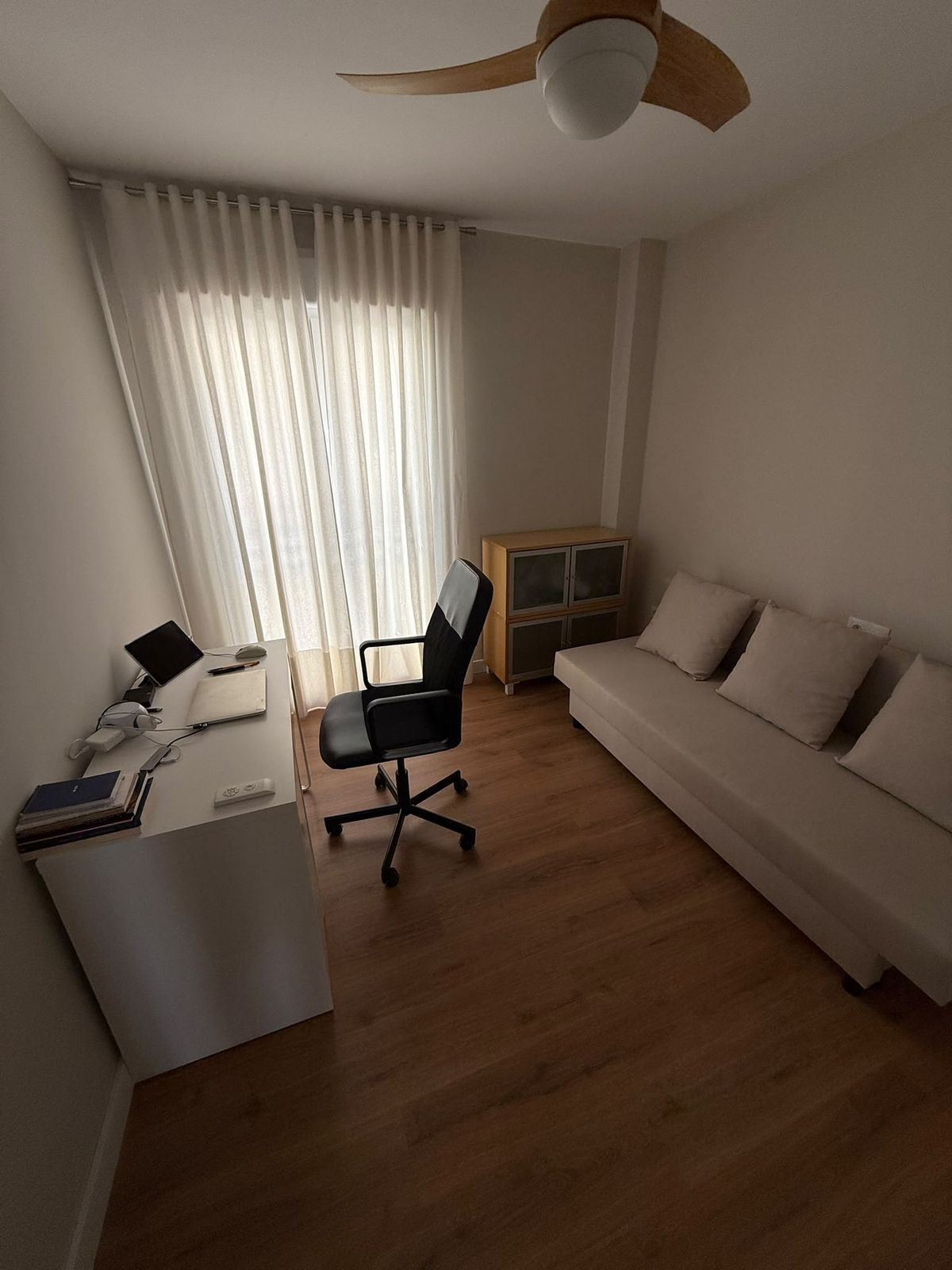 Se vende Apartamento Planta Media de 3 dormitorios en Costa Del Sol, Málaga, España