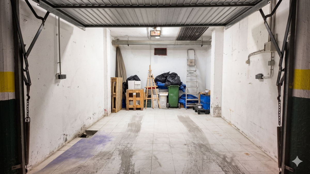 Commercial unit for sale in La Duquesa Costa Del Sol, Málaga, Spain