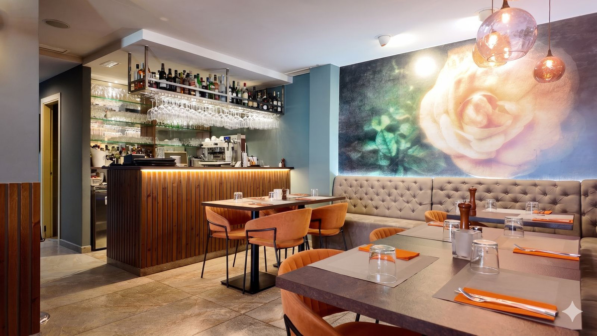 Commercial unit for sale in La Duquesa Costa Del Sol, Málaga, Spain