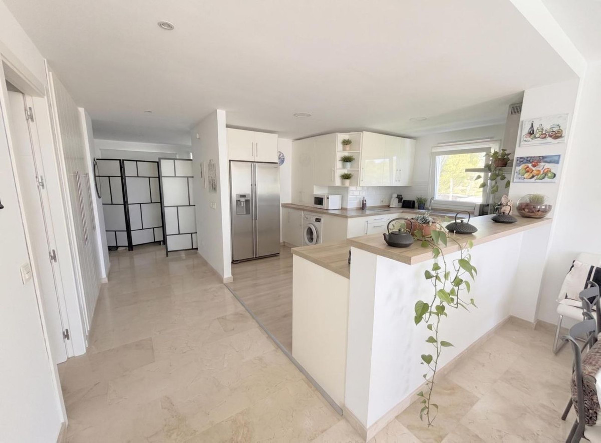 3 Bed Apartment for sale in Estepona Costa Del Sol, Málaga, Spain