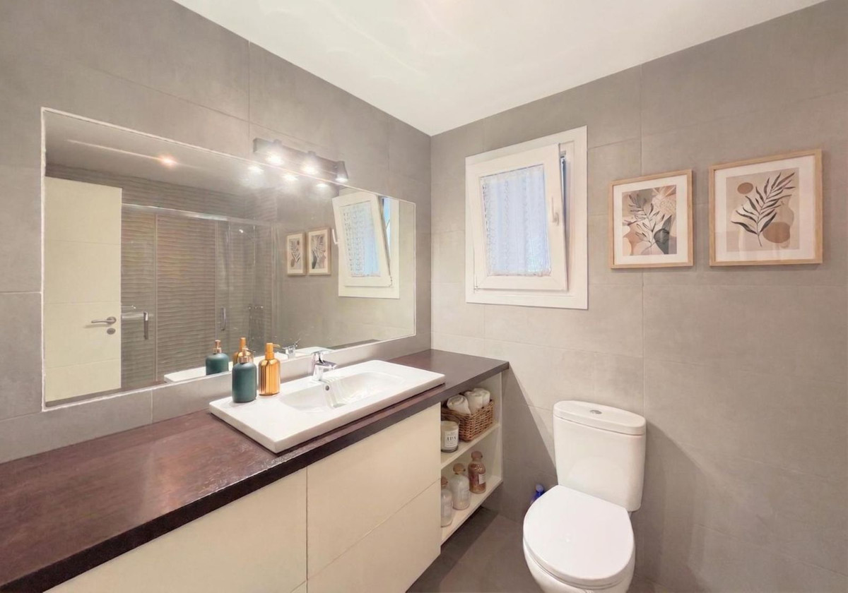 3 Bed Apartment for sale in Estepona Costa Del Sol, Málaga, Spain
