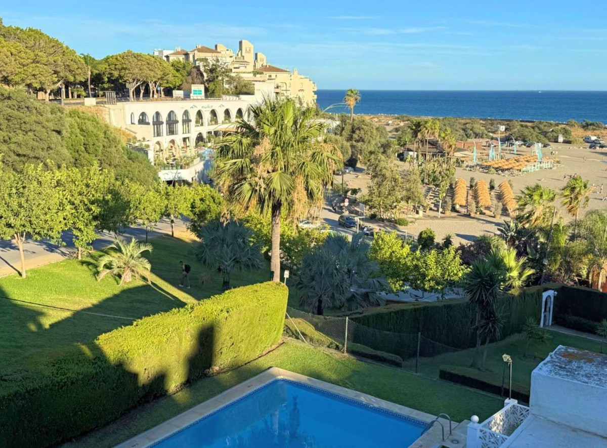 3 Bed Apartment for sale in Estepona Costa Del Sol, Málaga, Spain