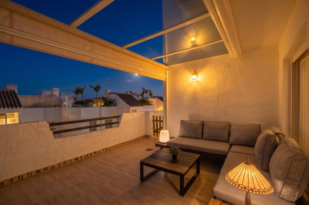 3 Bed Apartment for sale in Estepona Costa Del Sol, Málaga, Spain