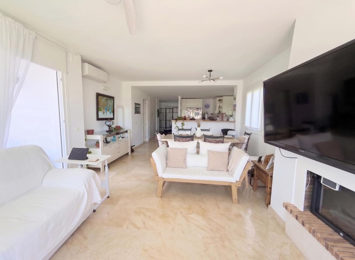 3 Bed Apartment for sale in Estepona Costa Del Sol, Málaga, Spain