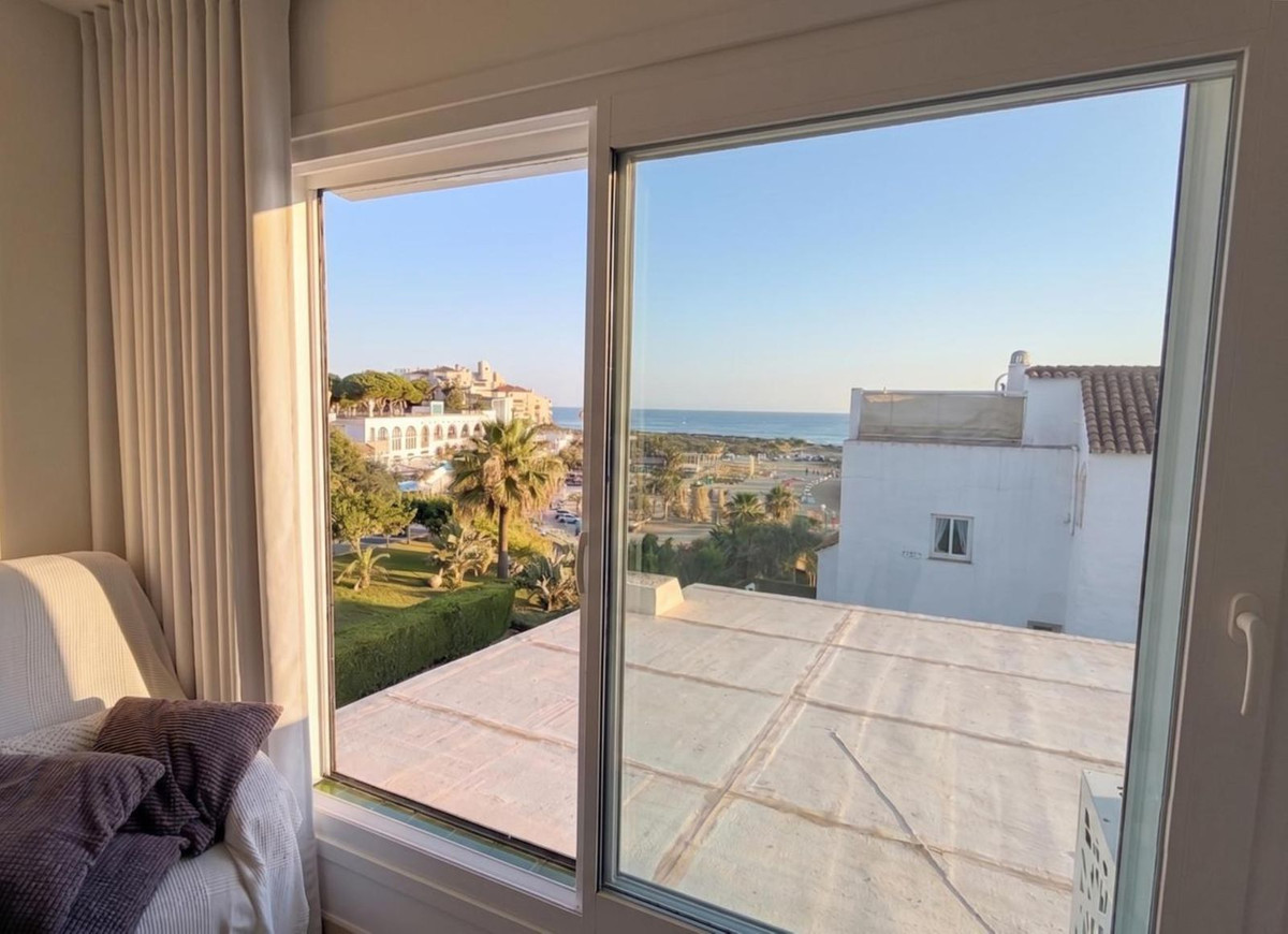 3 Bed Apartment for sale in Estepona Costa Del Sol, Málaga, Spain