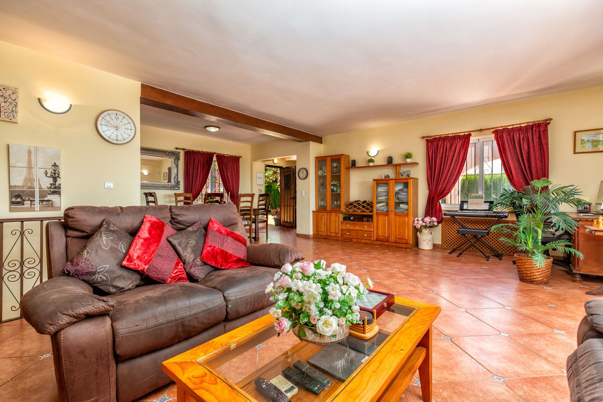 6 Bed Townhouse for sale in Mijas Costa Del Sol, Málaga, Spain