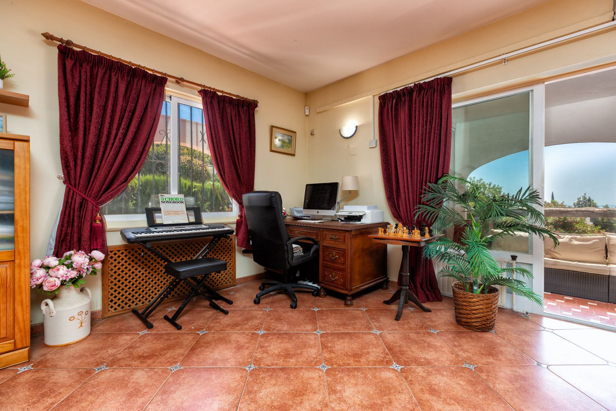 6 Bed Townhouse for sale in Mijas Costa Del Sol, Málaga, Spain