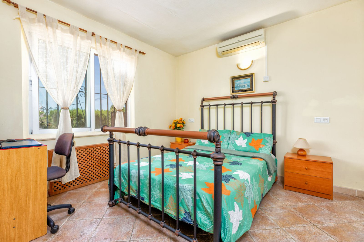 6 Bed Townhouse for sale in Mijas Costa Del Sol, Málaga, Spain