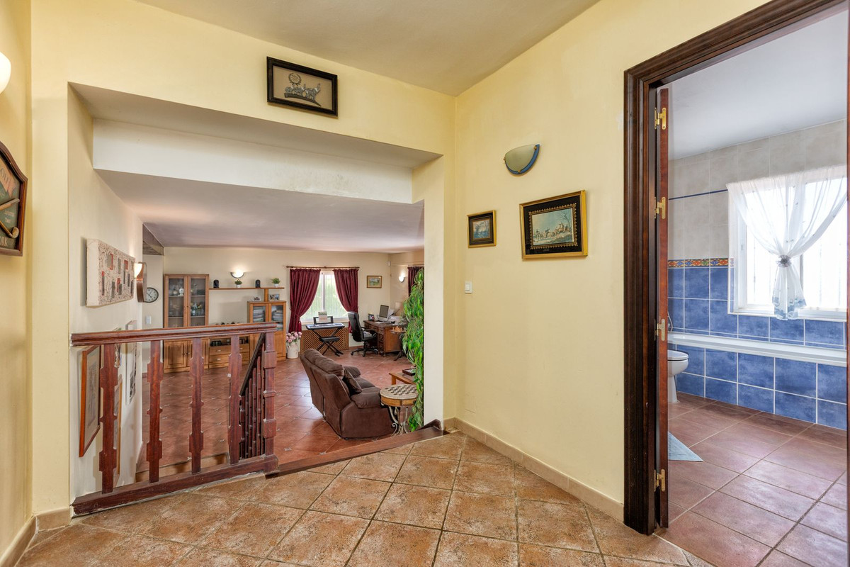 6 Bed Townhouse for sale in Mijas Costa Del Sol, Málaga, Spain
