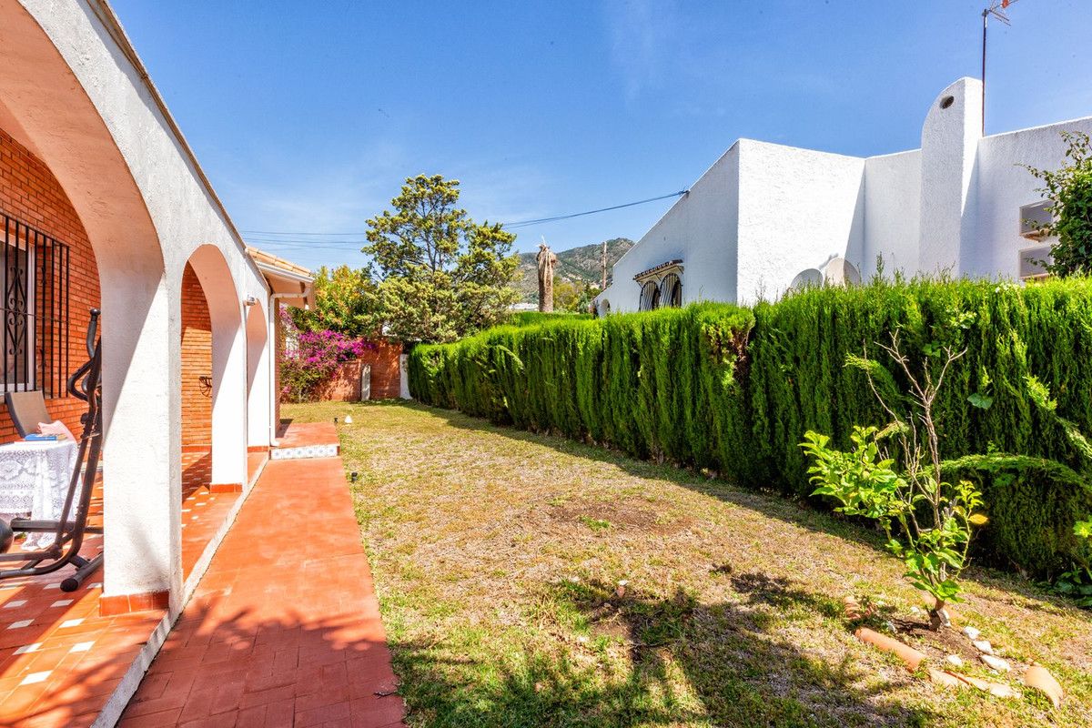 6 Bed Townhouse for sale in Mijas Costa Del Sol, Málaga, Spain