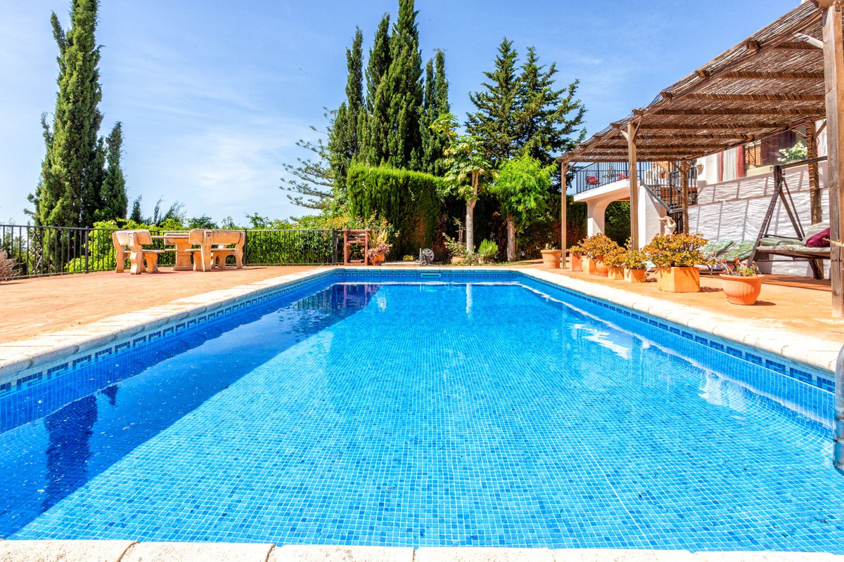 6 Bed Townhouse for sale in Mijas Costa Del Sol, Málaga, Spain