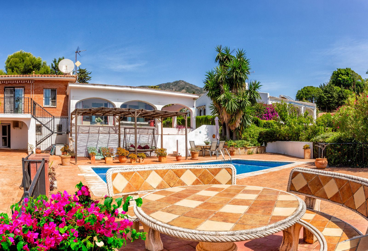 6 Bed Townhouse for sale in Mijas Costa Del Sol, Málaga, Spain