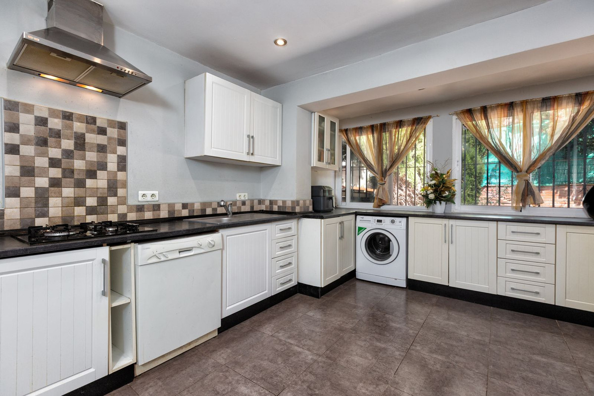 6 Bed Townhouse for sale in Mijas Costa Del Sol, Málaga, Spain