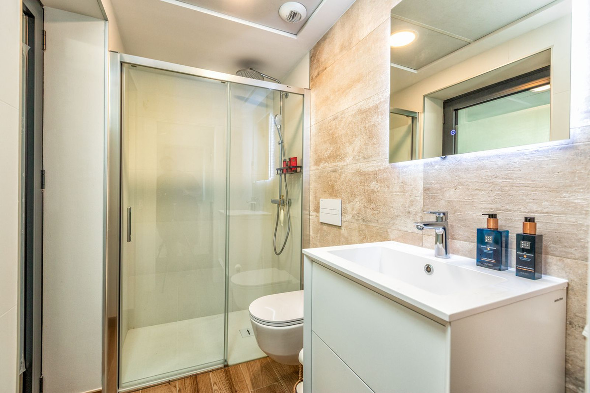 Se vende Apartamento Planta Baja de 3 dormitorios en Costa Del Sol, Málaga, España