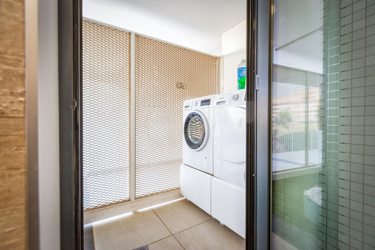 Se vende Apartamento Planta Baja de 3 dormitorios en Costa Del Sol, Málaga, España