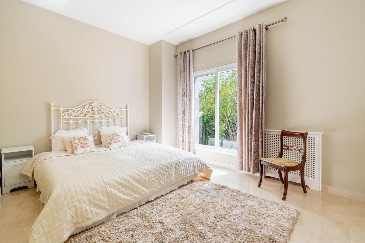 5 Bed Townhouse for sale in La Quinta Costa Del Sol, Málaga, Spain