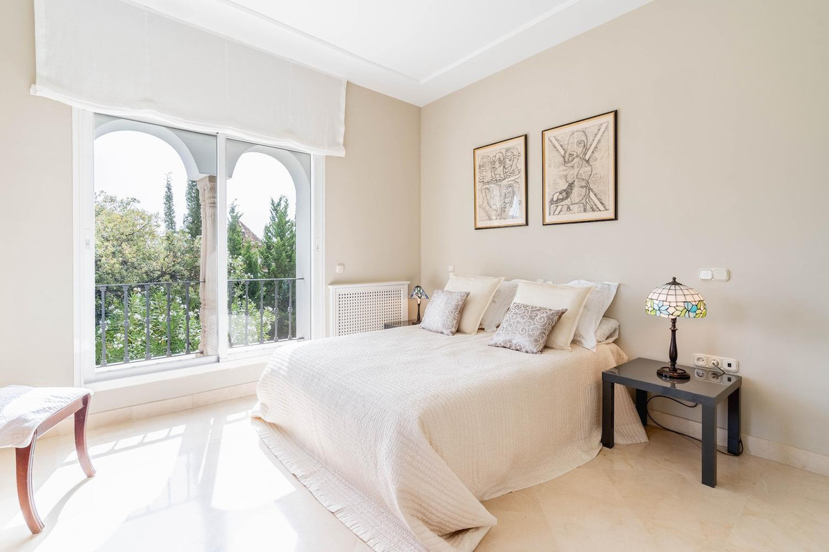 5 Bed Townhouse for sale in La Quinta Costa Del Sol, Málaga, Spain