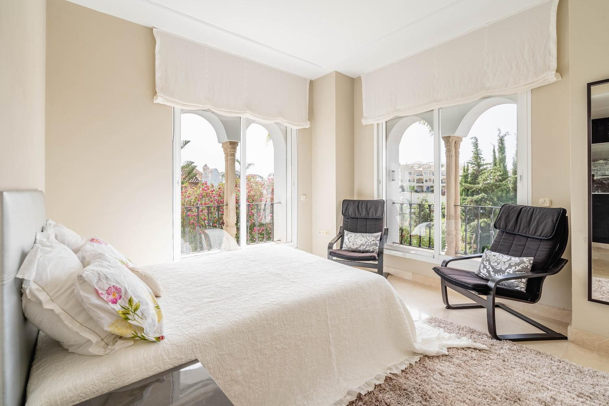 5 Bed Townhouse for sale in La Quinta Costa Del Sol, Málaga, Spain