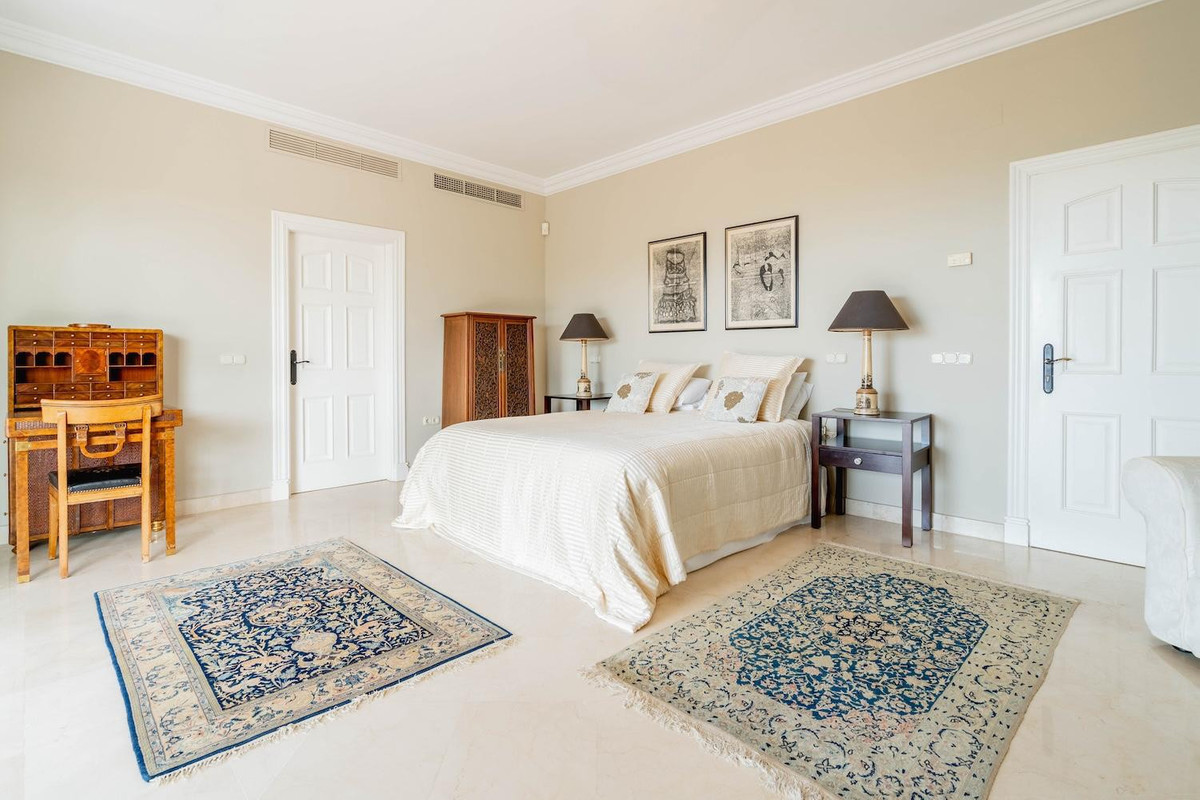 5 Bed Townhouse for sale in La Quinta Costa Del Sol, Málaga, Spain