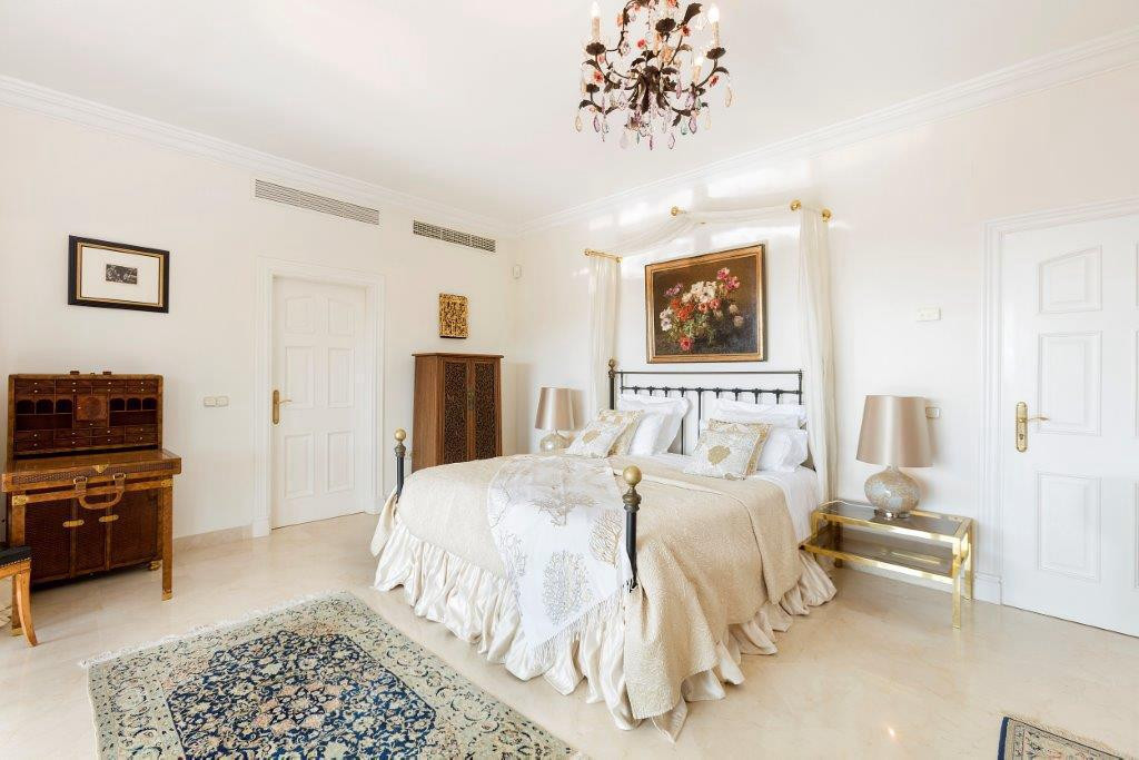 5 Bed Townhouse for sale in La Quinta Costa Del Sol, Málaga, Spain